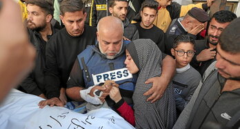 Wael al Dadu kazetariak familia osoa galdu zuen israeldarren eraso baten ondorioz.