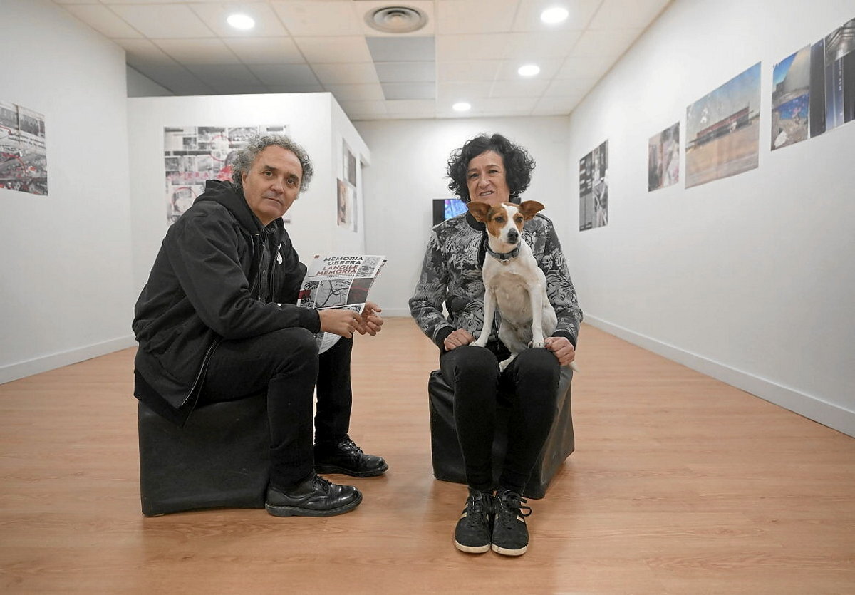 Natxo Rodriguez eta Arantza Lauzirika erakusketaren inaugurazioan. (Endika PORTILLO / FOKU)