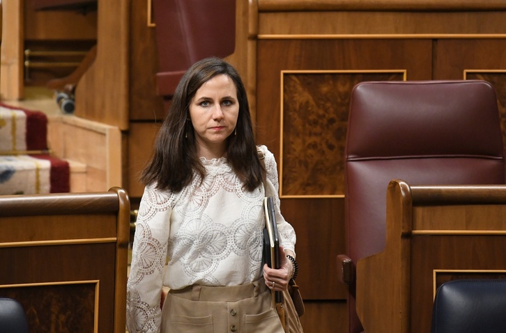 Ione Belarra, secretaria general de Podemos, con rictus serio en una reciente sesión del Congreso.