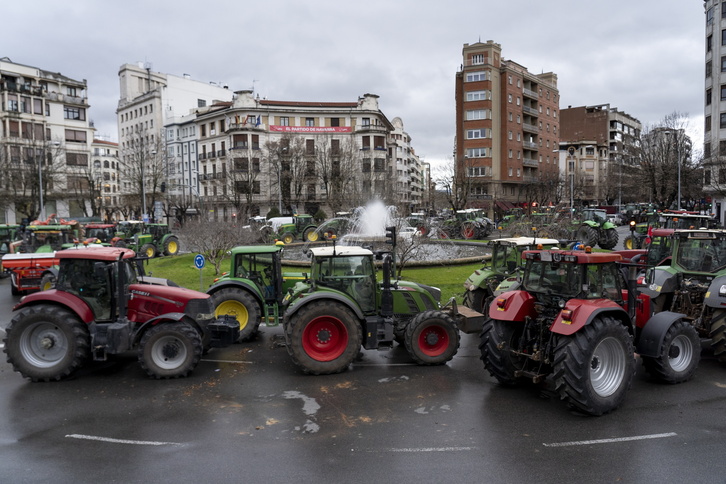 Tractores en la plaza Príncipe de Viana de Iruñea, la pasada semana.