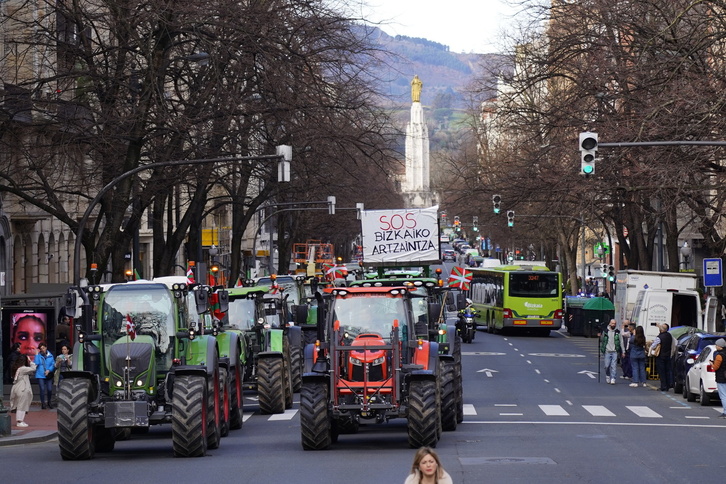 Traktoreak Bilbora ere iritsi dira ostiral honetan.