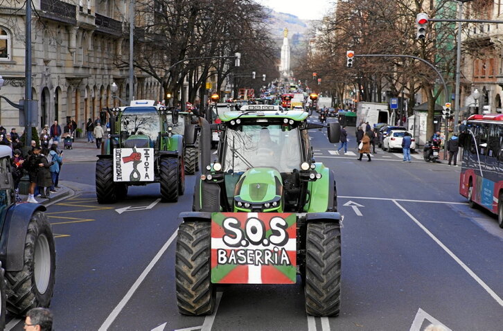 Traktoreak Bilbora ere iritsi ziren atzo.
