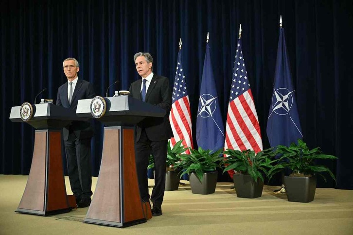 Jens Stoltenberg, secretario general de la OTAN, y Antony Blinken, secretario de Estado de EEUU, comparecen en rueda de prensa en Washington.