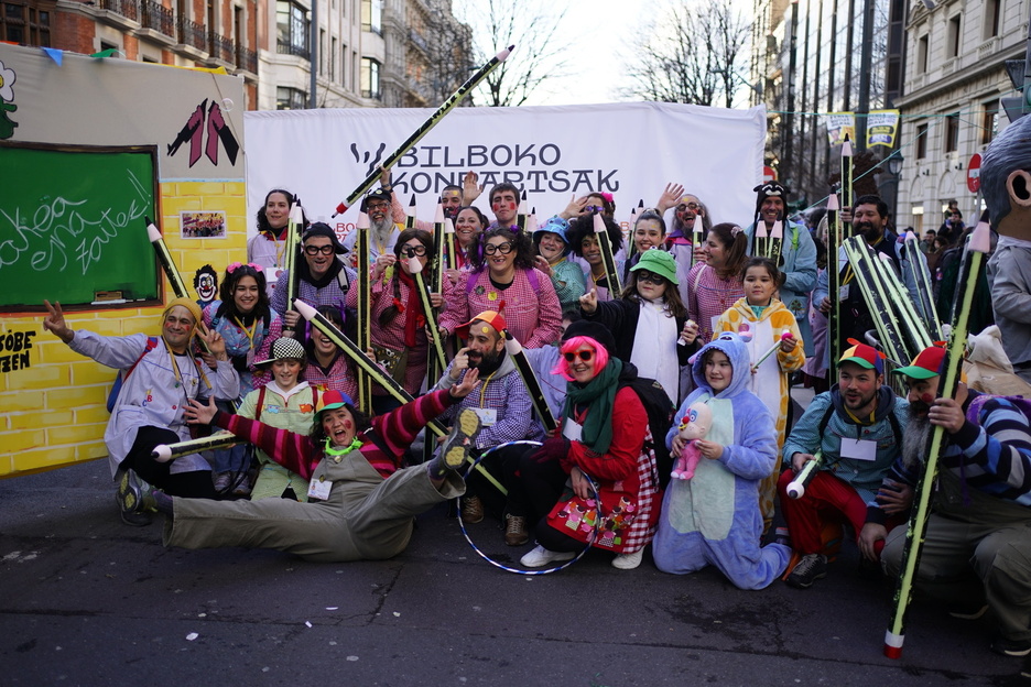 Taldekako mozorro lehiaketaren kalejira.