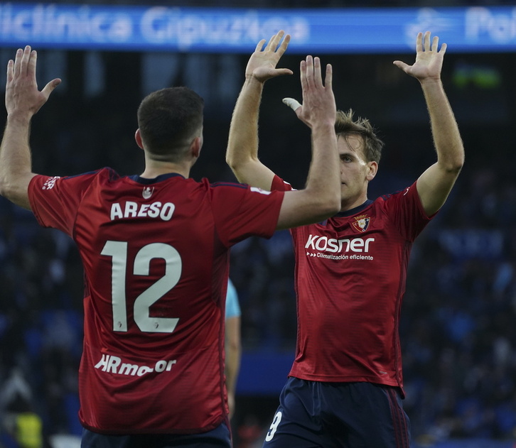 Jesús Areso y Pablo Ibáñez, dos de los seis navarros que alineó Osasuna el sábado, al acabar el partido.