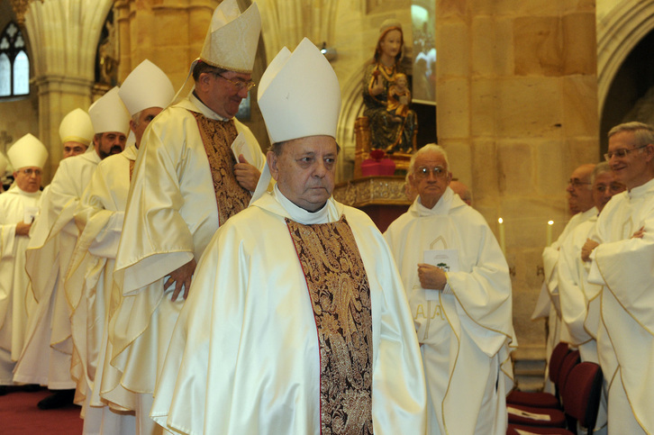 Juan María Uriarte, en el acto de toma de posesión de Mario Iceta como obispo de Bilbo en 2010.