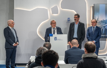 El Ayuntamiento de Donostia ha acogido la presentación del choque entre Aviron y Toulon.