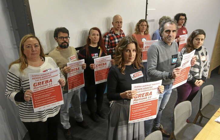 Comparecencia de ELA, LAB, CCOO, Steilas y ESK en Bilbo para anunciar una nueva huelga en el sector público de la CAV.