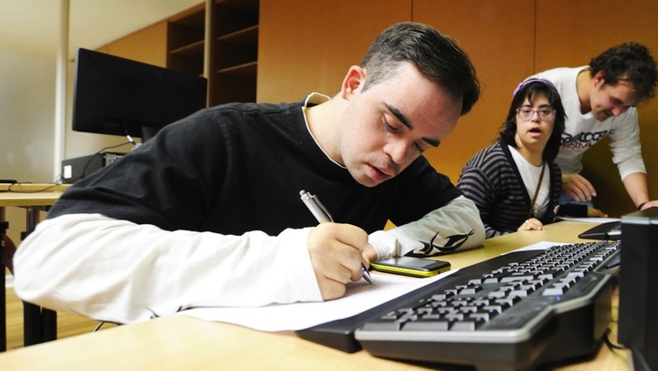 El polo de inserción laboral de Oarsoaldea situará en el centro a las personas y colectivos más vulnerables de la comarca.