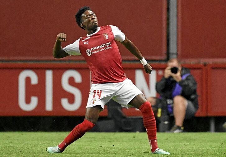 Alvaro Djalok 24 urte ditu, eta 11 gol sartu ditu denboraldi honetan.