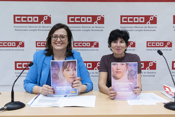 Carolina Vidal y Pilar Ruiz han presentado hoy en Iruñea el informe de CCOO sobre la situación de la mujer en el mundo del trabajo.