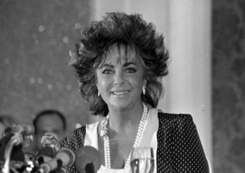 Elizabeth Taylor aktore estatubatuarra Deauvilleko (Normandia) American Film Festival jaialdian 1985eko irailean.