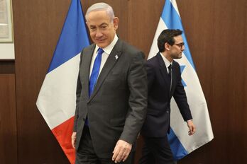 Netanyahu, con Stephane Sejourne, ministro francés de Exteriores.