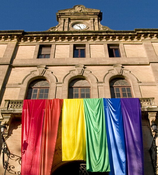 Bi emakumeen aldeko sententzia 2004ko otsailaren 16an ezagutarazi zen.