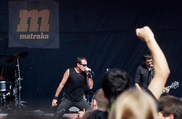 Fer Apoa Kuraiaren kontzertu batean, 2004an.