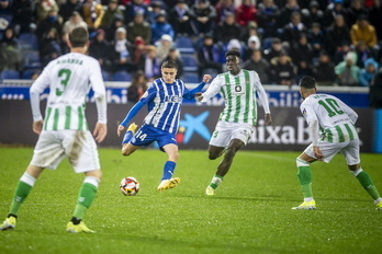 Tenaglia regresa a la convocatoria tras causar baja por sanción la jornada anterior.