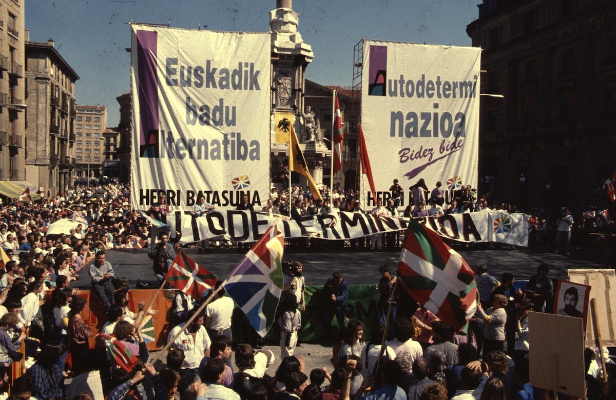 1989ko martxoren 26ko Aberri Eguna, Iruñean, Herri Batasunak antolatuta. (Karlos CORBELLA/EGIN)