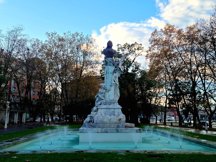 Doña Casildaren monumentua Bilbon bere izena duen parkean.