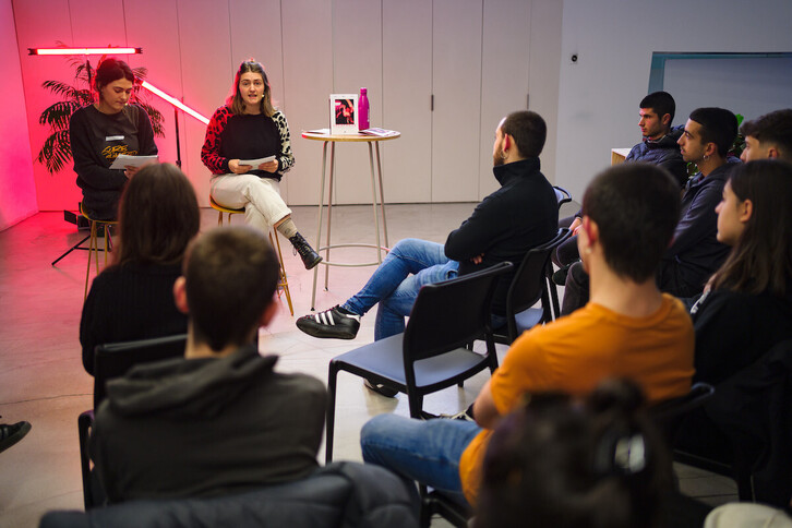 Gazteontzat bizitza duinak Euskal Herrian’ dokumentua aurkeztu du Ernaik.