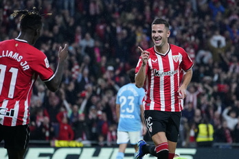 Guruzeta celebra con Nico Williams el gol marcado contra el Celta.