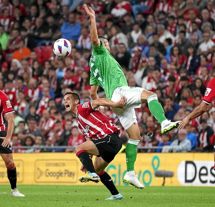El Athletic se impuso al Betis en San Mamés en la primera vuelta.