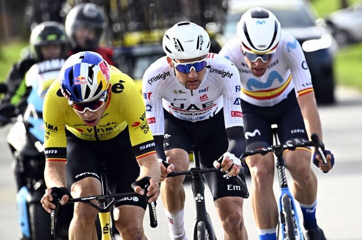 Oier Lazkano ha recorrido con Wout van Aert y Tim Wellens la parte final de la Kuurne.