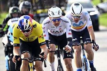 Oier Lazkano ha recorrido con Wout van Aert y Tim Wellens la parte final de la Kuurne.
