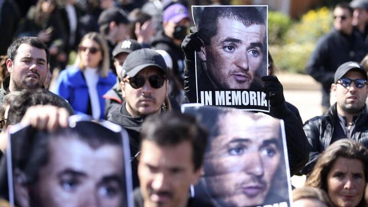 Manifestación en Aiacciu para denunciar la muerte de Yvan Colonna tras sufrir una agresión en la prisión de Arlés.