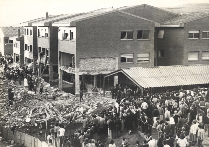 Estado en que quedó el colegio público Marcelino Ugalde de Ortuella tras la explosión de gas.