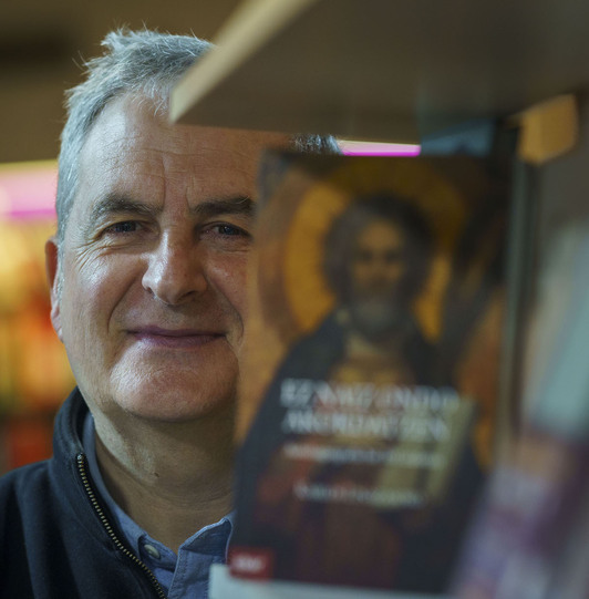 Karlos Linazasorok bere liburu berria aurketzu du Donostian.