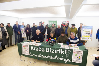 Rueda de prensa ofrecida este miércoles en Gasteiz.