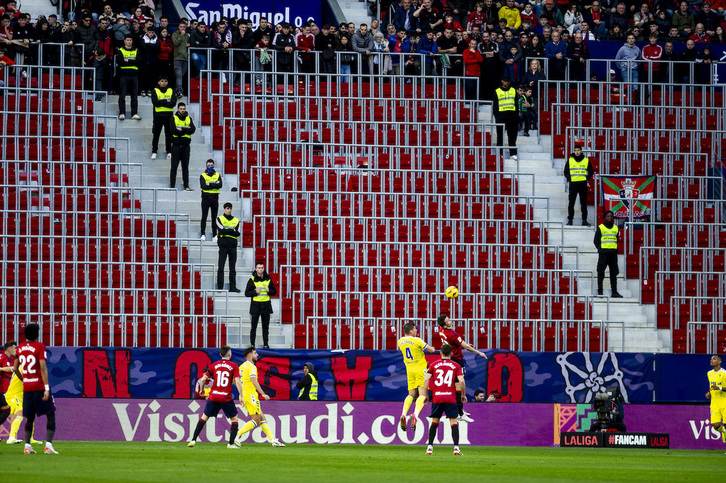 Indar Gorri vació sus asientos frente al Celta durante varios minutos.