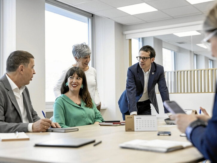 Reunión celebrada por EH Bildu el martes en Bilbo.