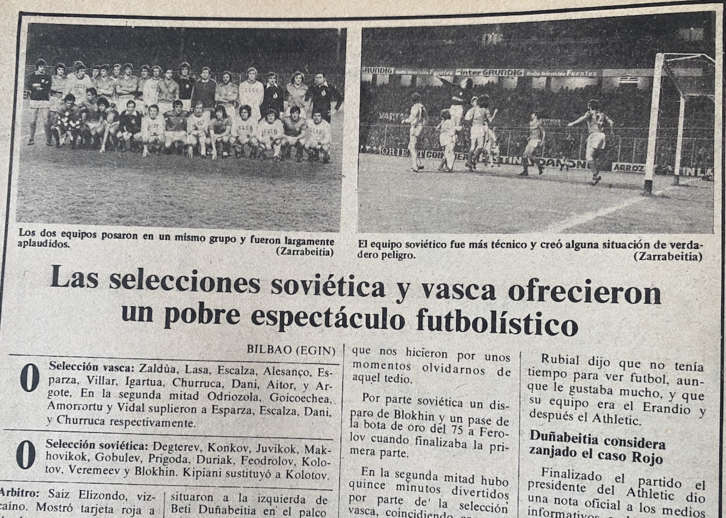 Bi selekzioak elkarrekin jarri ziren argazkia ateratzeko.