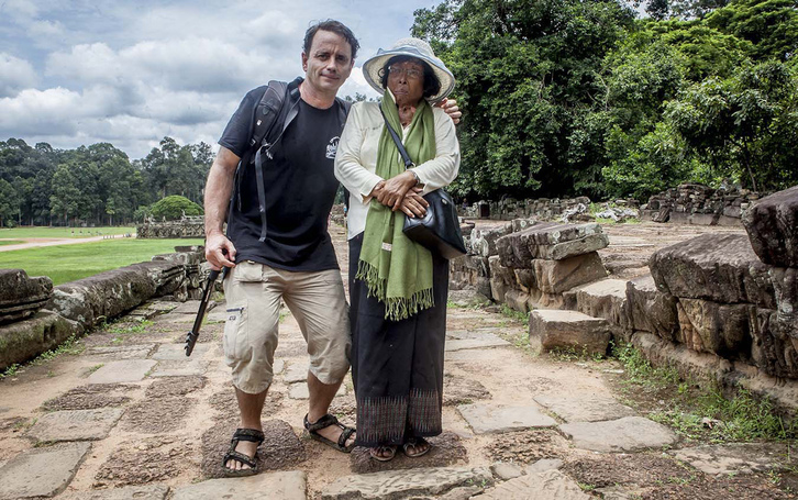 Javier, azidoarekin erasotutako emakume batekin.