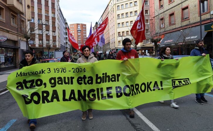 LABeko kideak Martxoaren 3a dela eta Gasteizen egindako manifestazioan.