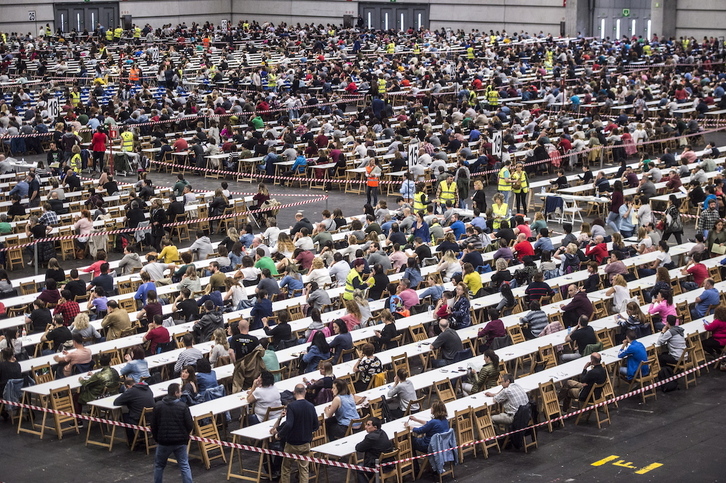 Foto de archivo de una Oferta Pública de Empleo de Osakidetza en el BEC.