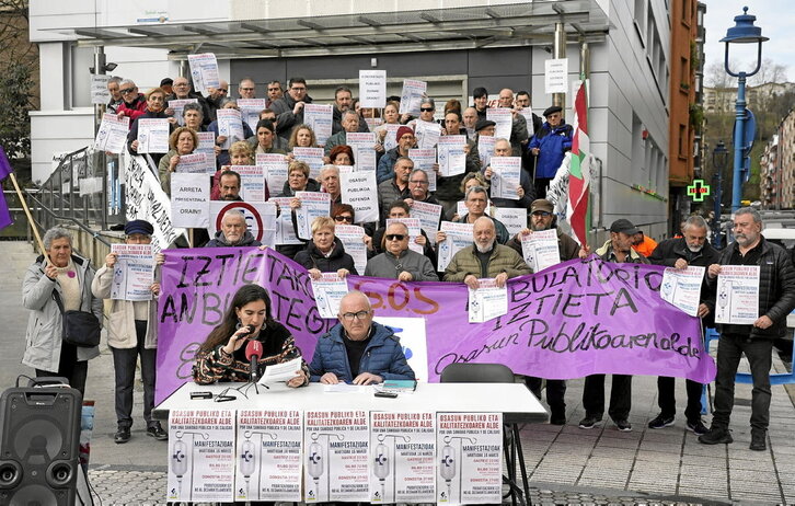 Comparecencia de la Coordinadora de Plataformas en Defensa de la Salud Pública ayer en Errenteria.