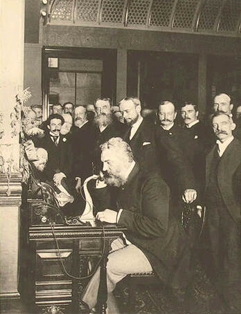 Graham Bell, New Yorketik Chicagorako linearen irekiera egunean.