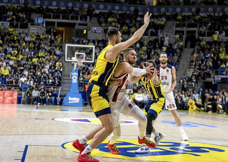 La mejor noticia del partido fue el regreso de Sedekerskis tras un mes de ausencia.