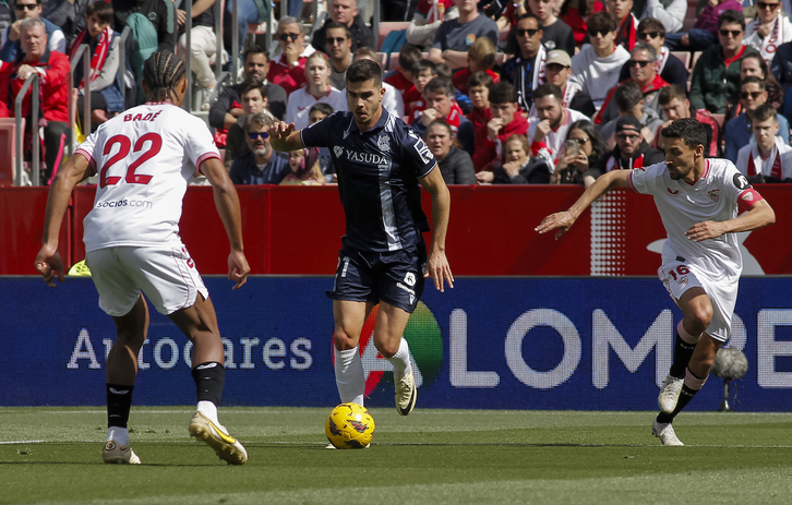 André Silva ha marcado su primer gol en Liga en un penalti que ha provocado él mismo-