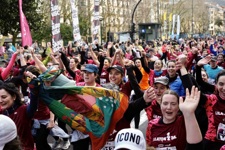 Emakume gazte asko Lilatoia lasterketan. 