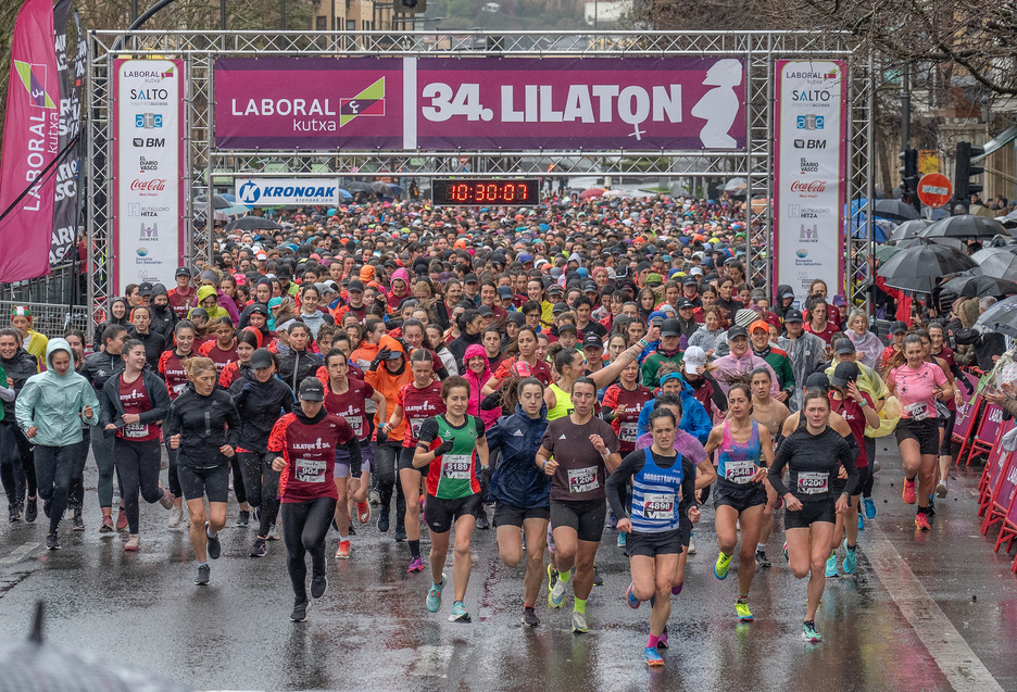 Euripean abiatu dute lasterketa milaka emakumek Donostian. 