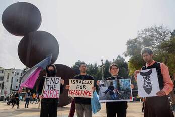 Protesta en Tel Aviv contra la guerra en Gaza y para exigir un alto el fuego inmediato.
