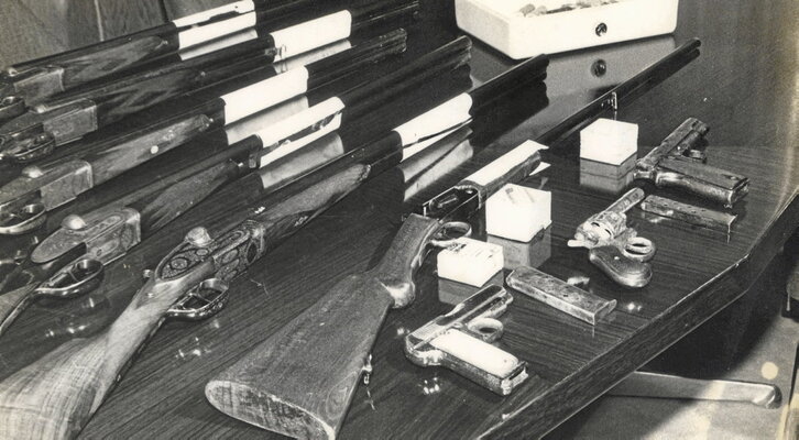 Armas incautadas a Iturbide en su casa, tras su detención.