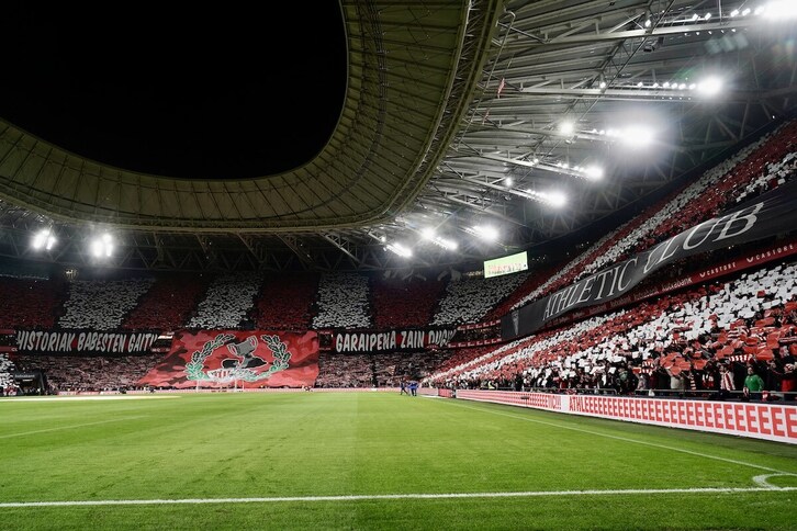 Las gradas de San Mamés instantes antes de comenzar el partido de semifinales de Copa.
