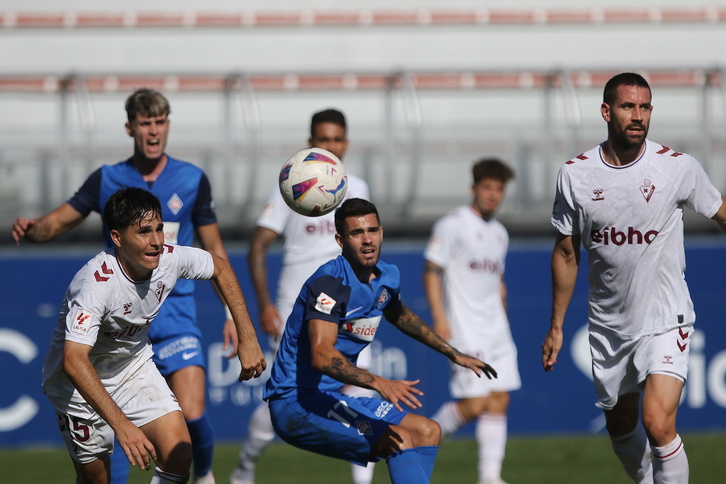 Imagen del derbi entre Amorebieta y Eibar.