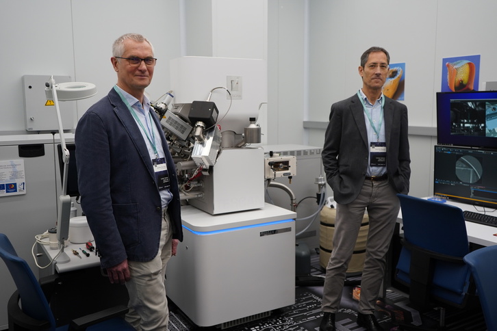 CIC nanoGUNEn instalatu berri duten tresna aurkeztu dute.