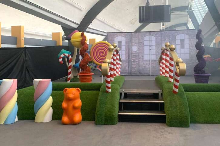 Una imagen del surreal evento inmersivo dedicado a 'Willy Wonka'.