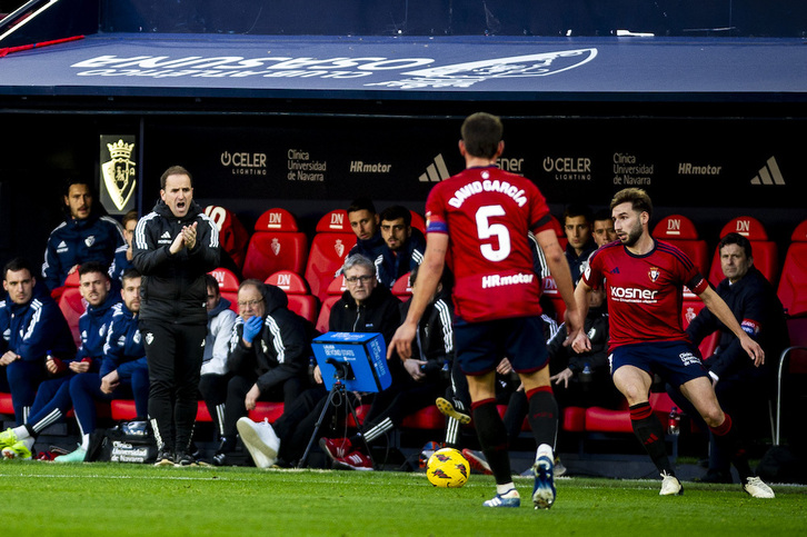 Arrasatek sei denboraldi daramatza Osasuna zuzentzen.